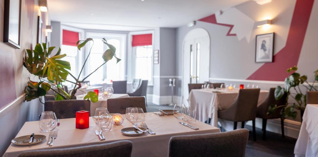 The Seaview Hotel And Restaurant Экстерьер фото